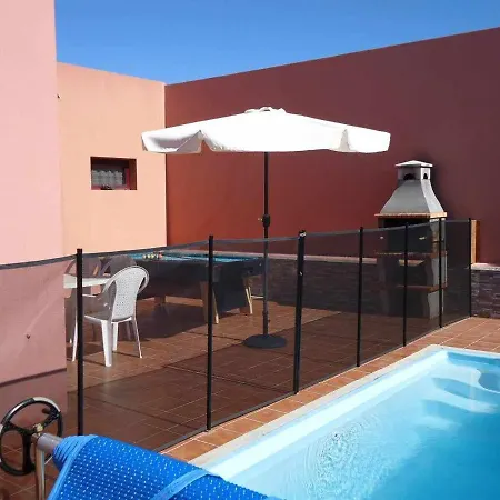 Anju De Tres Con Piscina