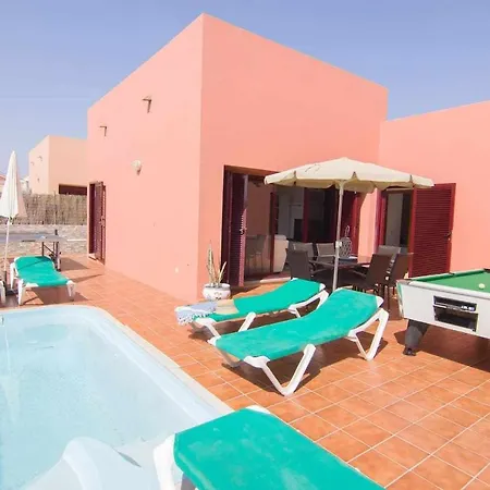 Anju De Tres Con Piscina * Corralejo