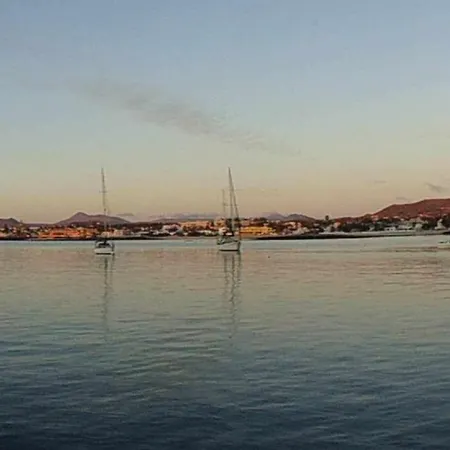 Anju De Tres Con Piscina Villa