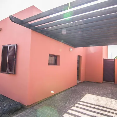 Anju De Tres Con Piscina Corralejo