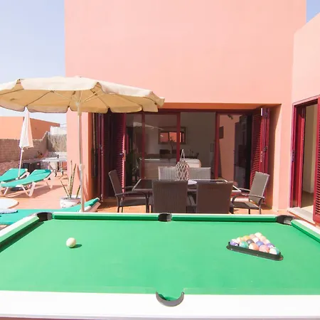 Anju De Tres Con Piscina Corralejo