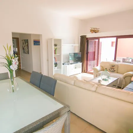 Anju De Tres Con Piscina Villa Corralejo