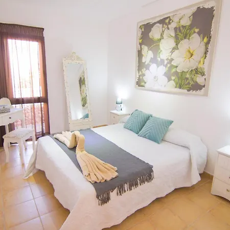 Villa Anju De Tres Con Piscina