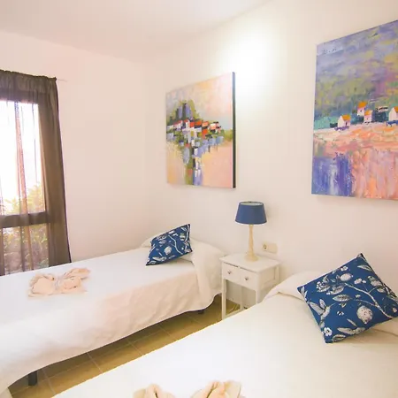 Villa Anju De Tres Con Piscina *