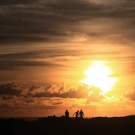 Anju Villas, Tamara Vila Corralejo