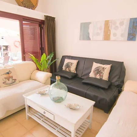 Anju Villas, Tamara Corralejo
