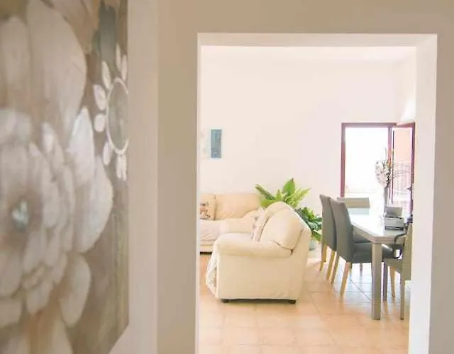 Anju Villas, Tamara * 科拉雷侯